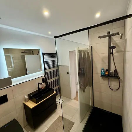 Stylish 3-room Apartment, Centrally Located Apartament