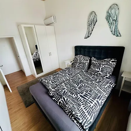 Stylish 3-room Apartment, Centrally Located